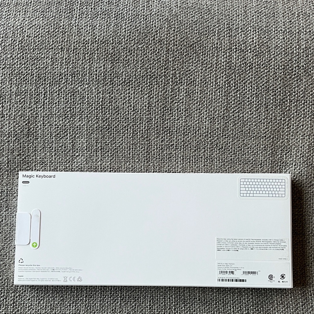Apple Magic Keyboard - Picture 2 of 2
